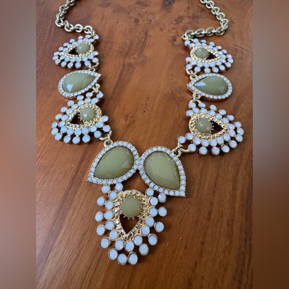 Elegant Gold, Green & White Statement Necklace - Picture 7 of 12